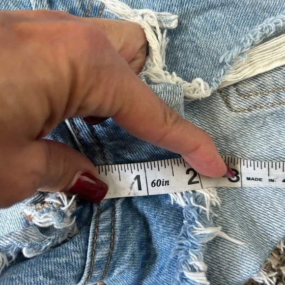 Levi’s 501 Distressed Button Fly Cutoff Shorts size 25W - Picture 8 of 9